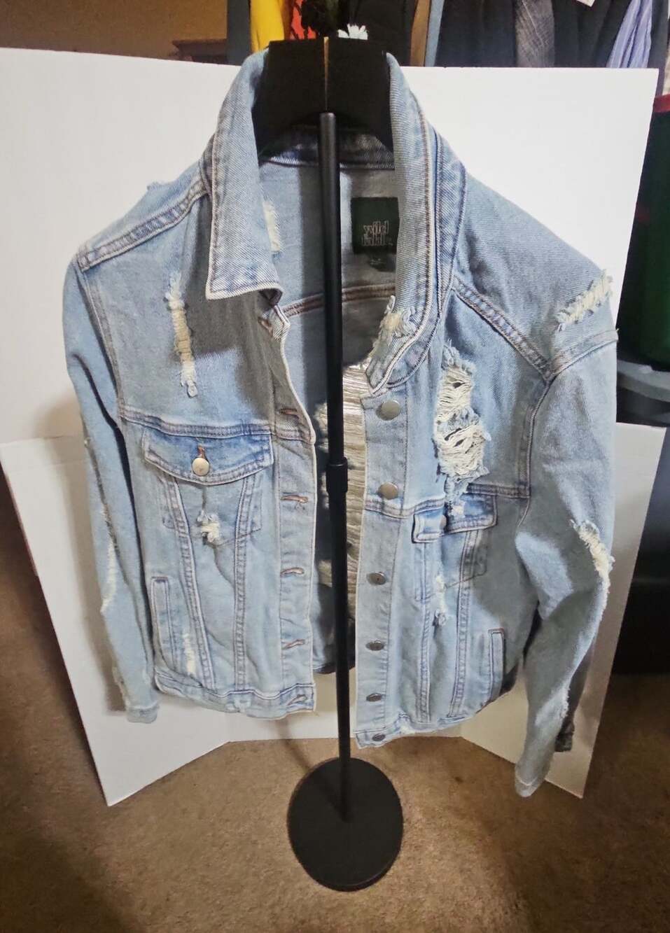 Wild Fable Distressed Denim Jacket Size M Light Wash Ripped